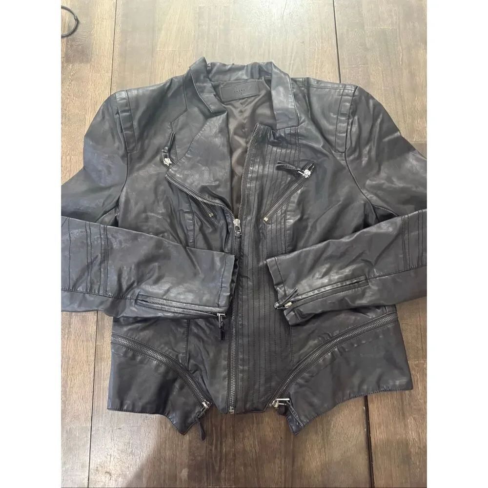 Women BlankNYC black faux leather MC type style. Size Large